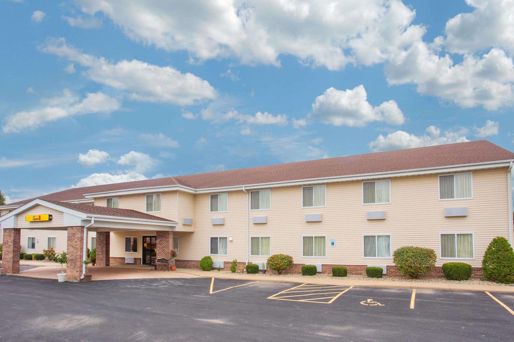 Super 8 By Wyndham Galva Hotel Exterior photo